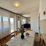 Mona Apartamento Dramalj
