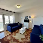 Apartamento Mona *