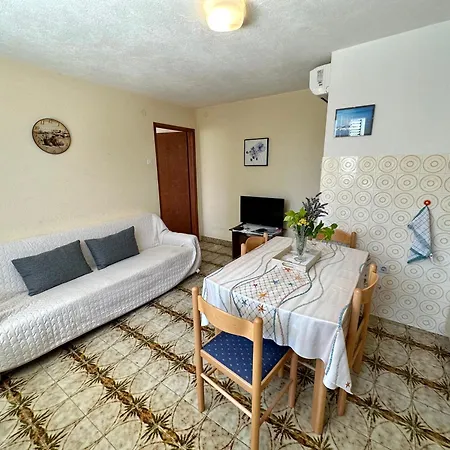 Mona Apartment Dramalj