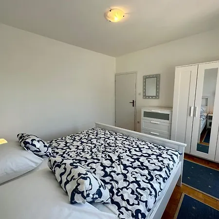 Mona Apartment